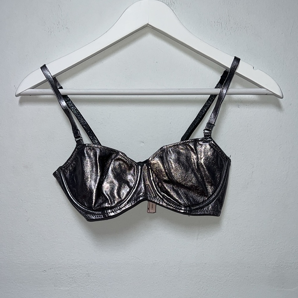 VICTORIA SECRET DREAM ANGEL SILVER LEATHER BRA SIZE 34C - Picture 2 of 6